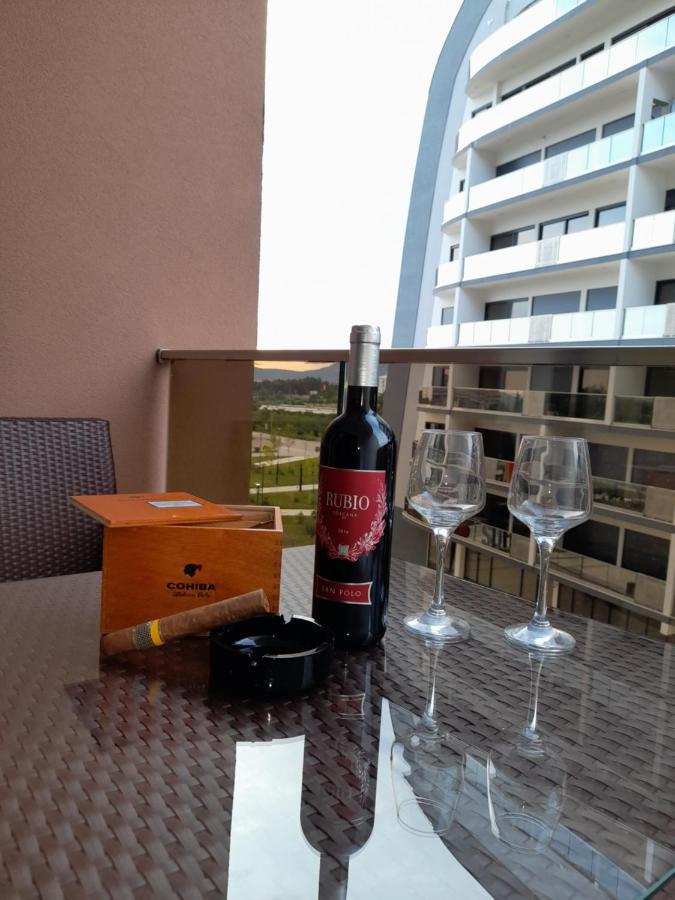 Rent Apartment Lux Soho City Bar Bagian luar foto